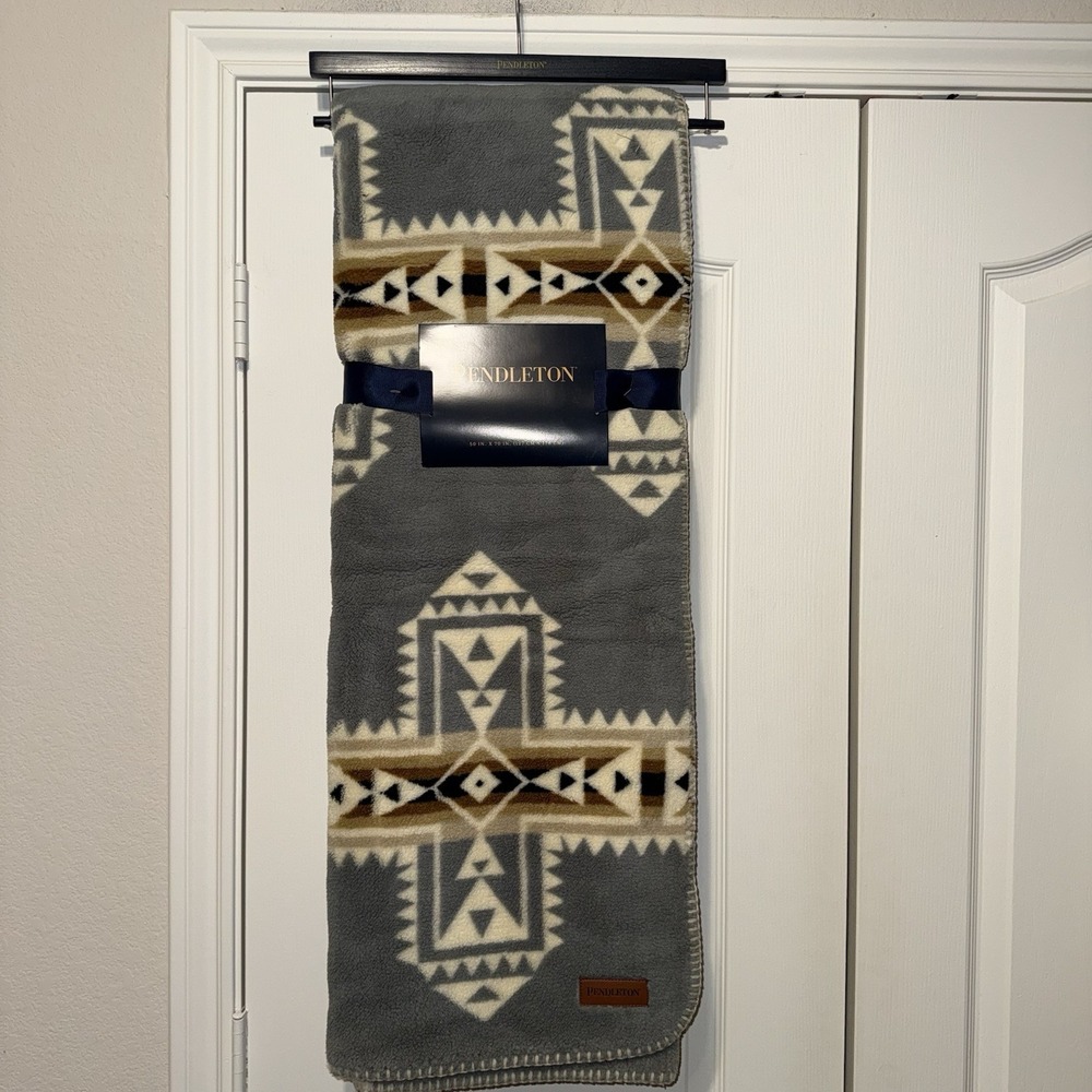 NWT PENDLETON Ultra Soft Plush 50" x 70" Aztec Charcoal Throw Blanket